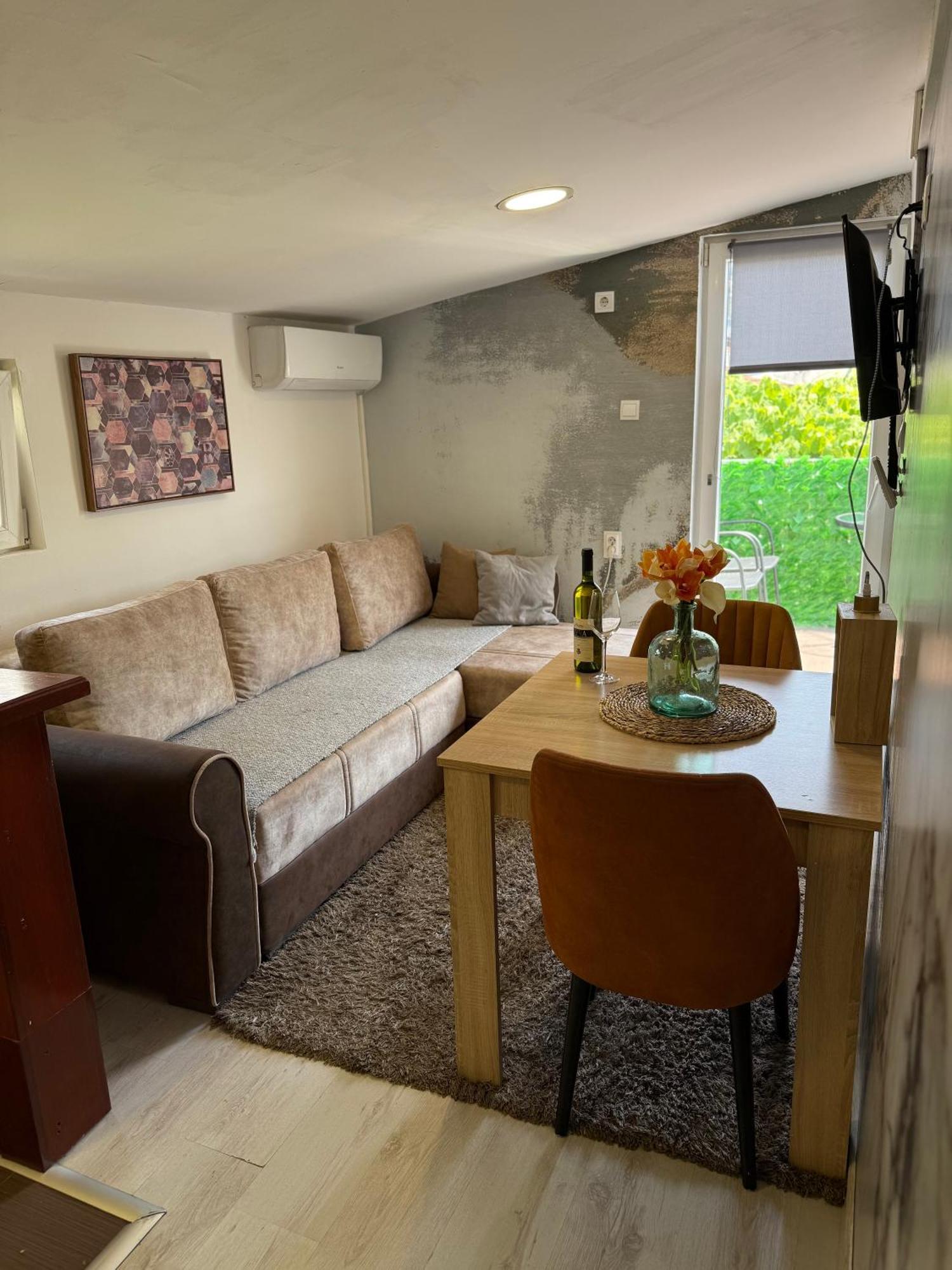 Viva Jelena Apartman *